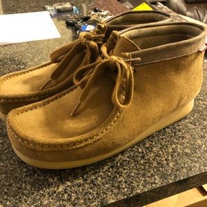 Like new Clark’s Wallabee shoes